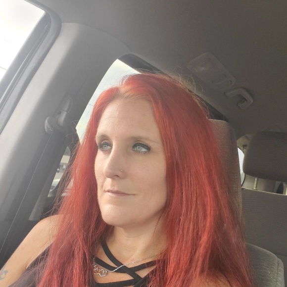 Meet your Posher, Janet - Picture 1 of 1